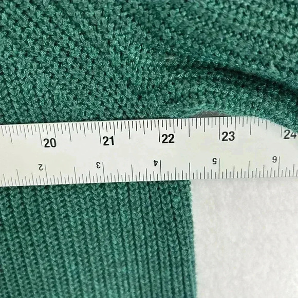 Jessica Simpson Women’s Sweater Plus Size XXL
Dark Forrest Green Ribbed Knit - Picture 8 of 9